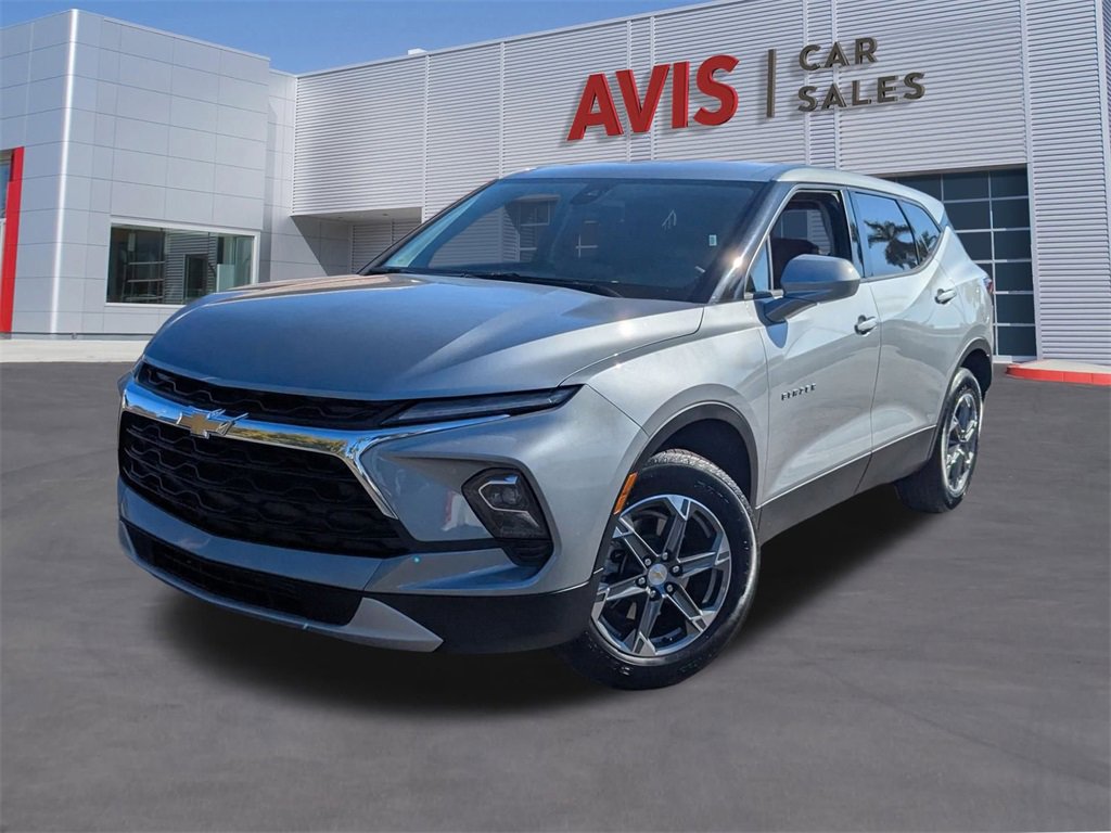 Used 2025 Chevrolet Blazer LT image 1