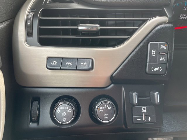 Used 2018 GMC Yukon XL Denali w/ Open Road Package image 28