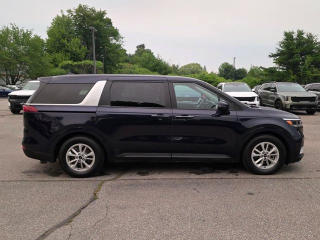 Used 2023 Kia Carnival LX FWD image 9