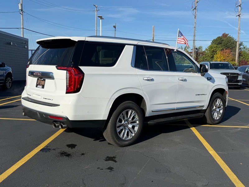 Used 2024 GMC Yukon Denali w/ Advanced Technology Package AWD/4WD image 3