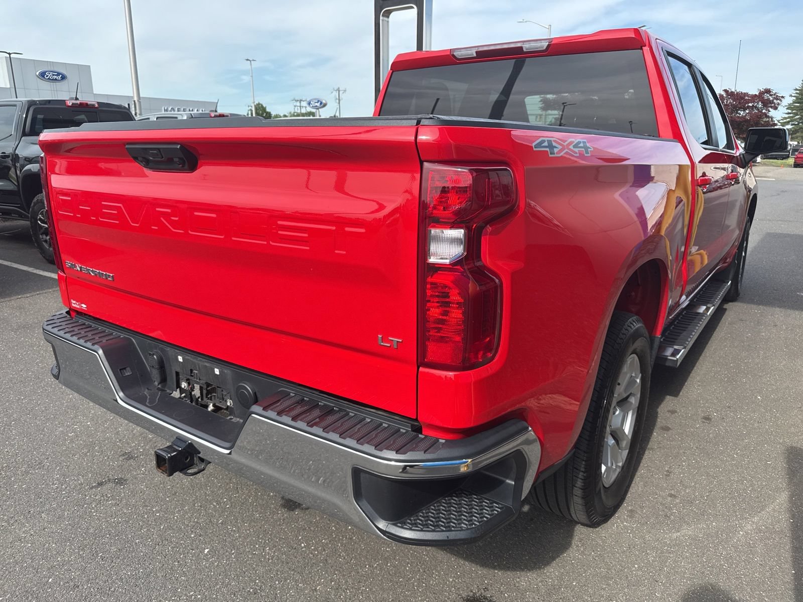 Used 2024 Chevrolet Silverado 1500 LT AWD/4WD image 6