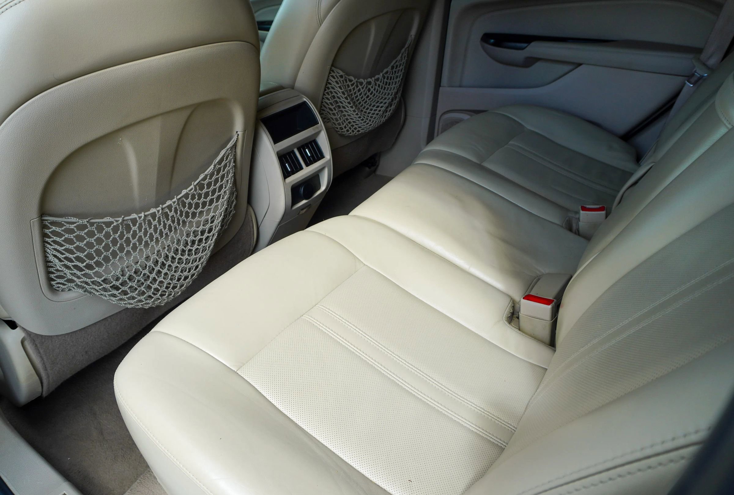 Used 2016 Cadillac SRX Luxury w/ Driver Awareness Package image 19