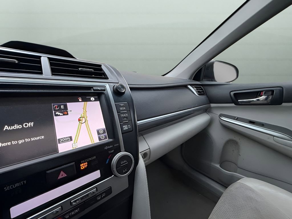 Used 2014 Toyota Camry XLE w/ Leather Package image 25