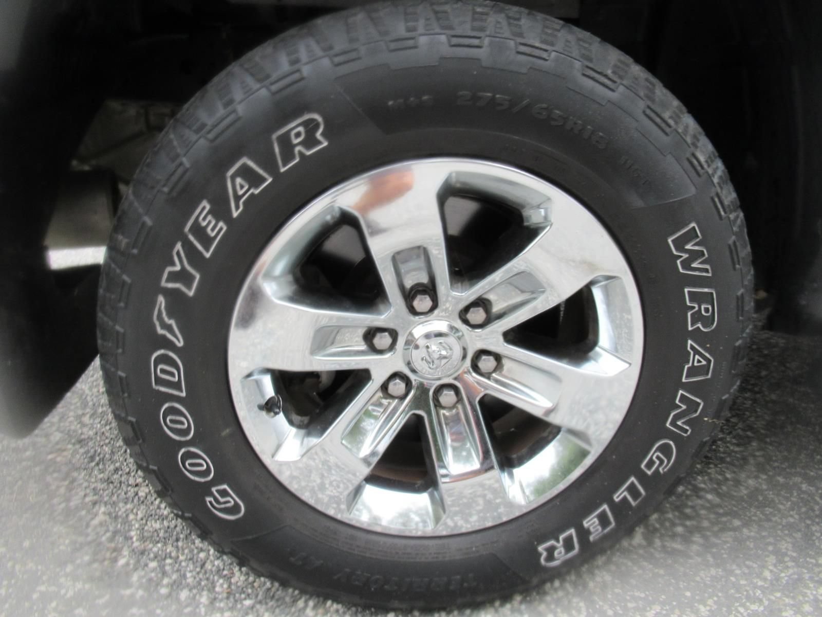 Used 2019 RAM 1500 Laramie AWD/4WD image 8