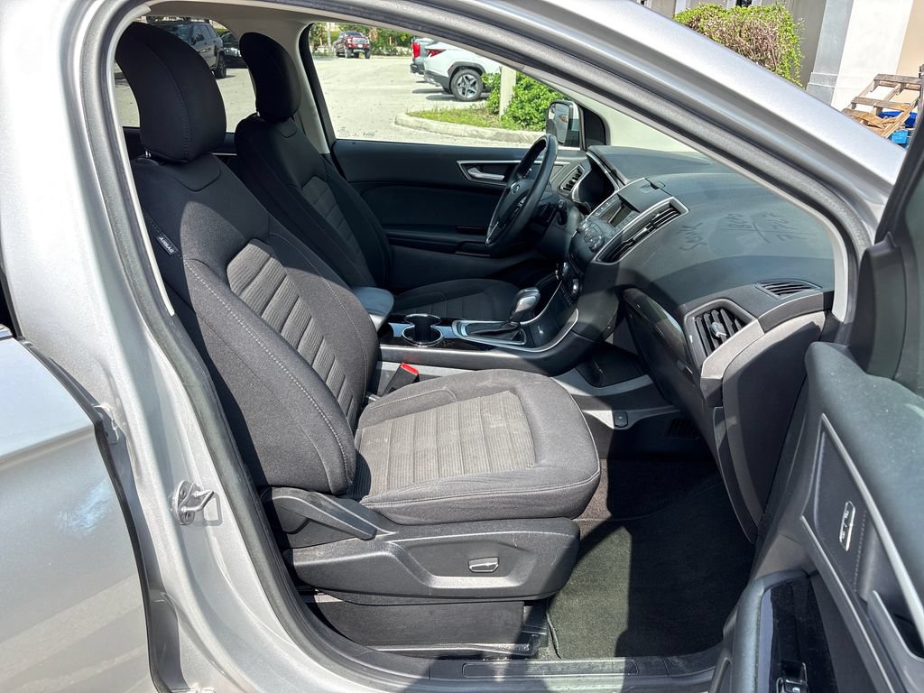Used 2018 Ford Edge SEL AWD/4WD image 6