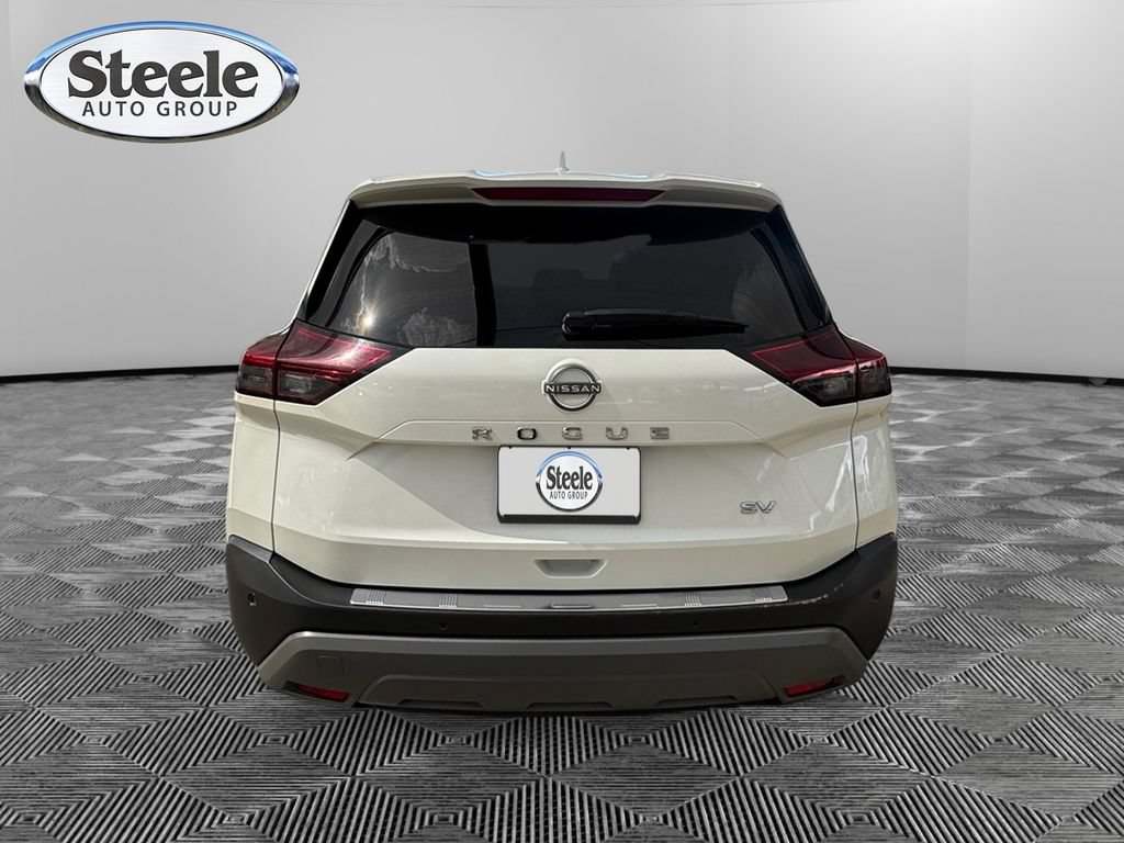 Used 2023 Nissan Rogue SV FWD image 4