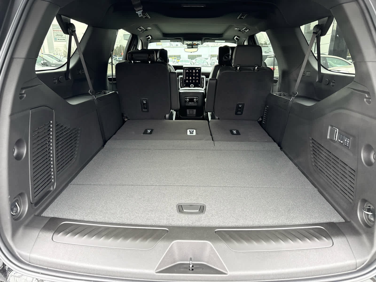 New 2026 GMC Yukon XL Elevation w/ Elevation Premium Package image 12