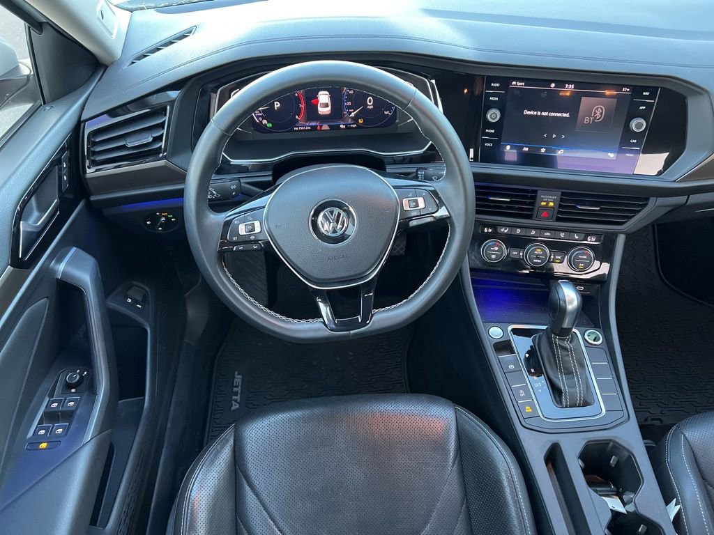 Used 2021 Volkswagen Jetta SEL Premium image 14