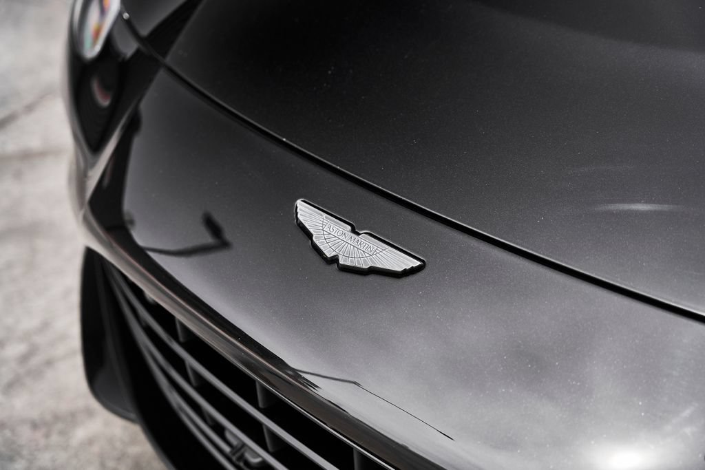 Used 2023 Aston Martin V8 Vantage Coupe RWD image 7
