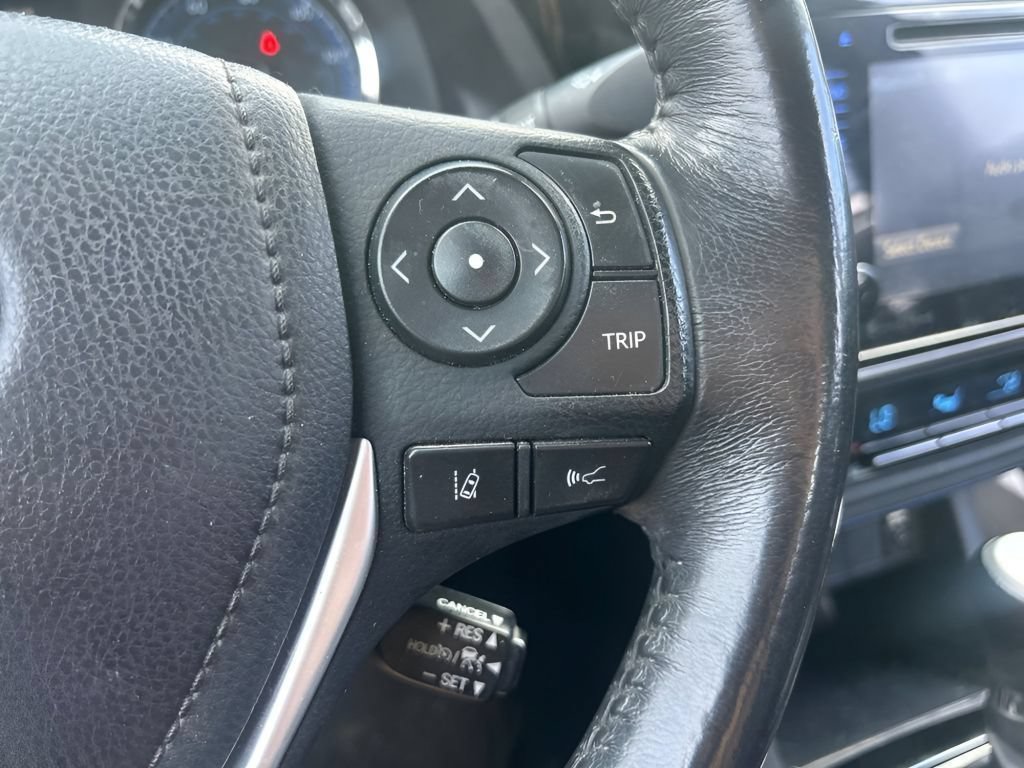 Used 2017 Toyota Corolla SE w/ SE Premium Package FWD image 23