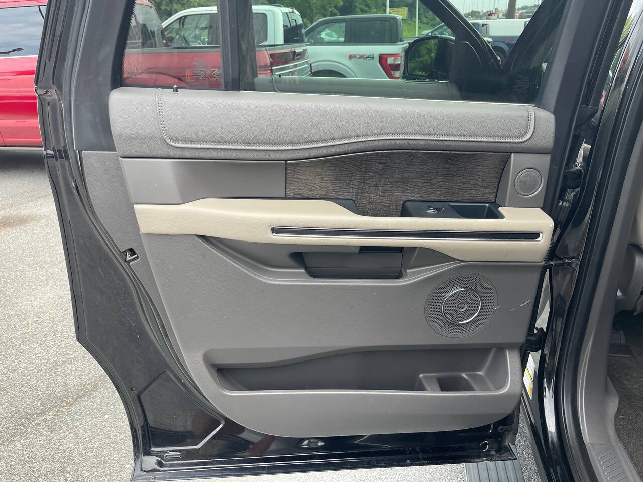 Used 2018 Ford Expedition Max Limited w/ Equipment Group 302A AWD/4WD image 24