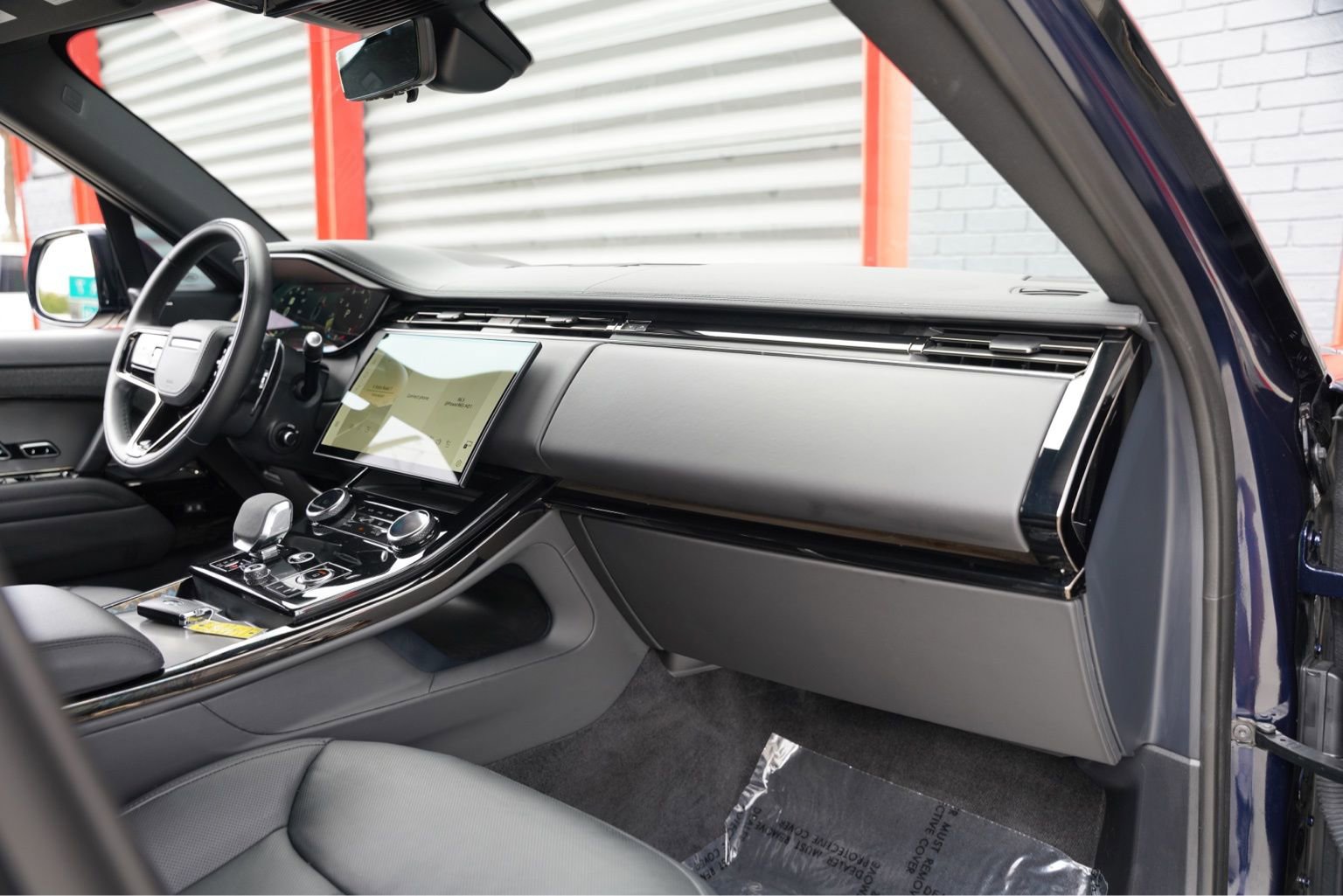 Used 2023 Land Rover Range Rover Sport SE Dynamic AWD/4WD image 16