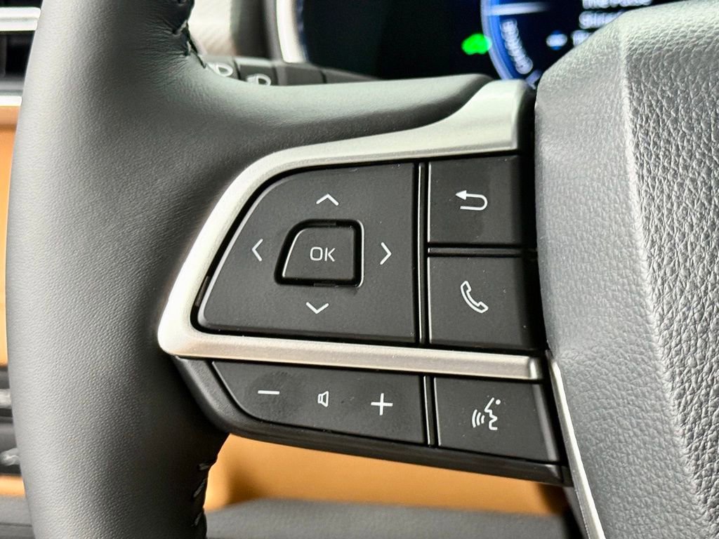 Used 2026 Toyota Highlander Platinum image 25