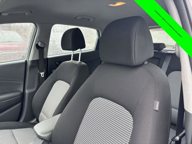 Used 2023 Hyundai Kona SE w/ Cargo Package image 6