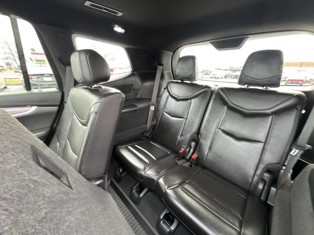 Used 2024 Cadillac XT6 Luxury w/ LPO, Floor Liner Package AWD/4WD image 24