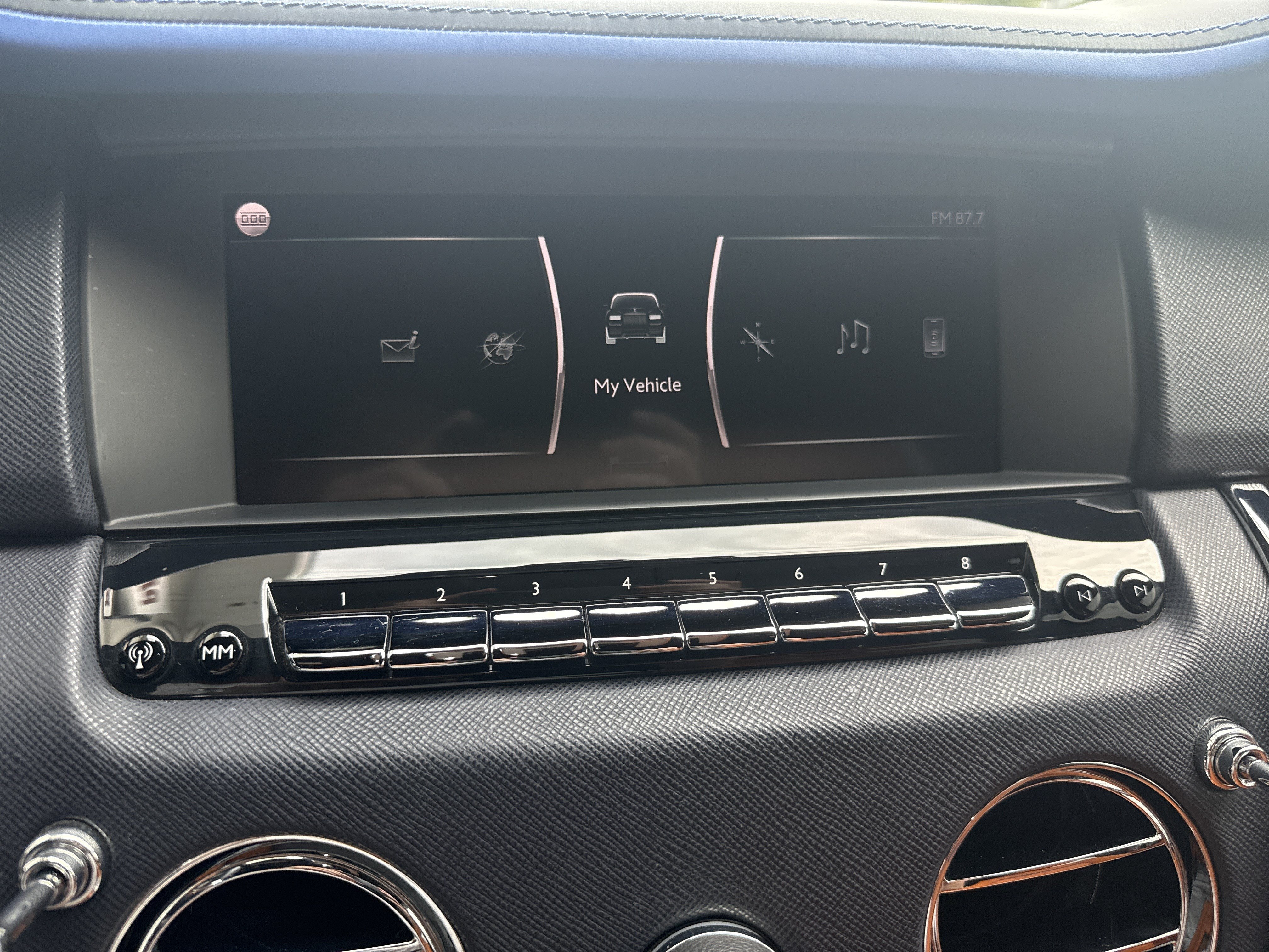 Certified 2021 Rolls-Royce Cullinan AWD/4WD image 22