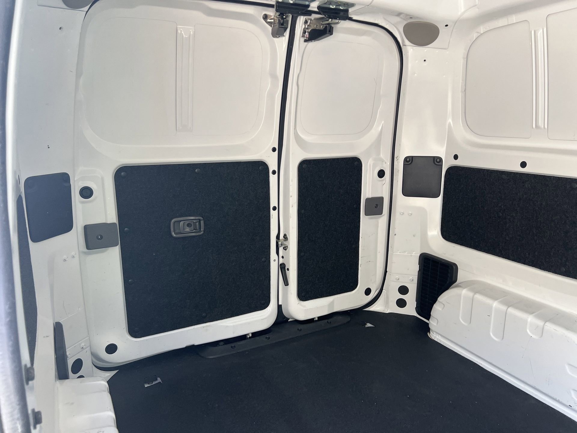 Used 2019 Nissan NV200 S w/ Cruise Control Package image 20