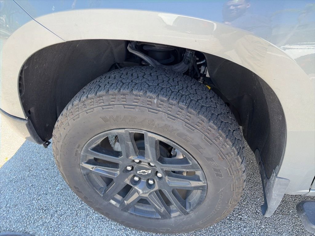 Used 2025 Chevrolet Silverado 1500 LT Trail Boss image 4