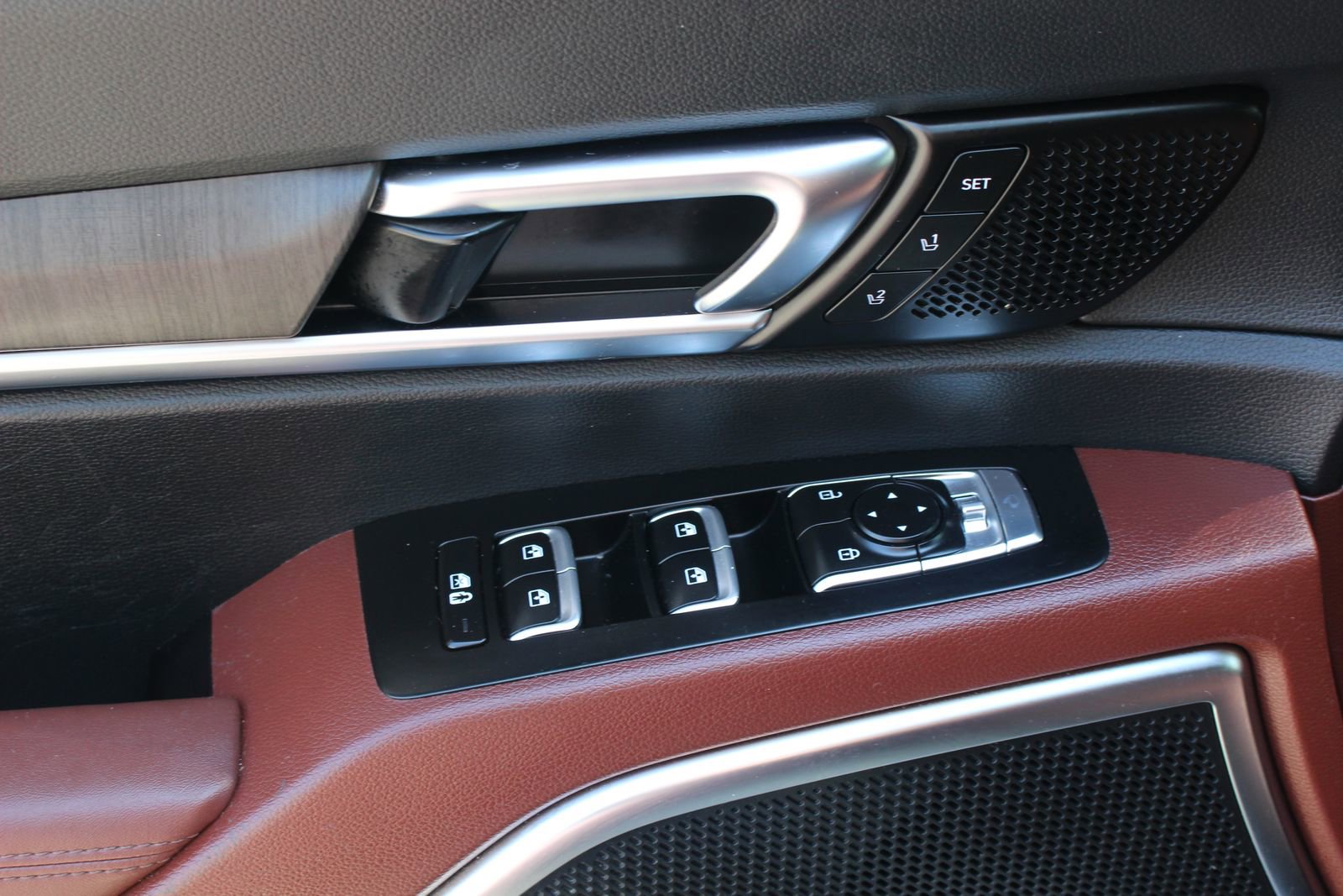 Certified 2024 Kia Telluride SX Prestige w/ Towing Package image 19