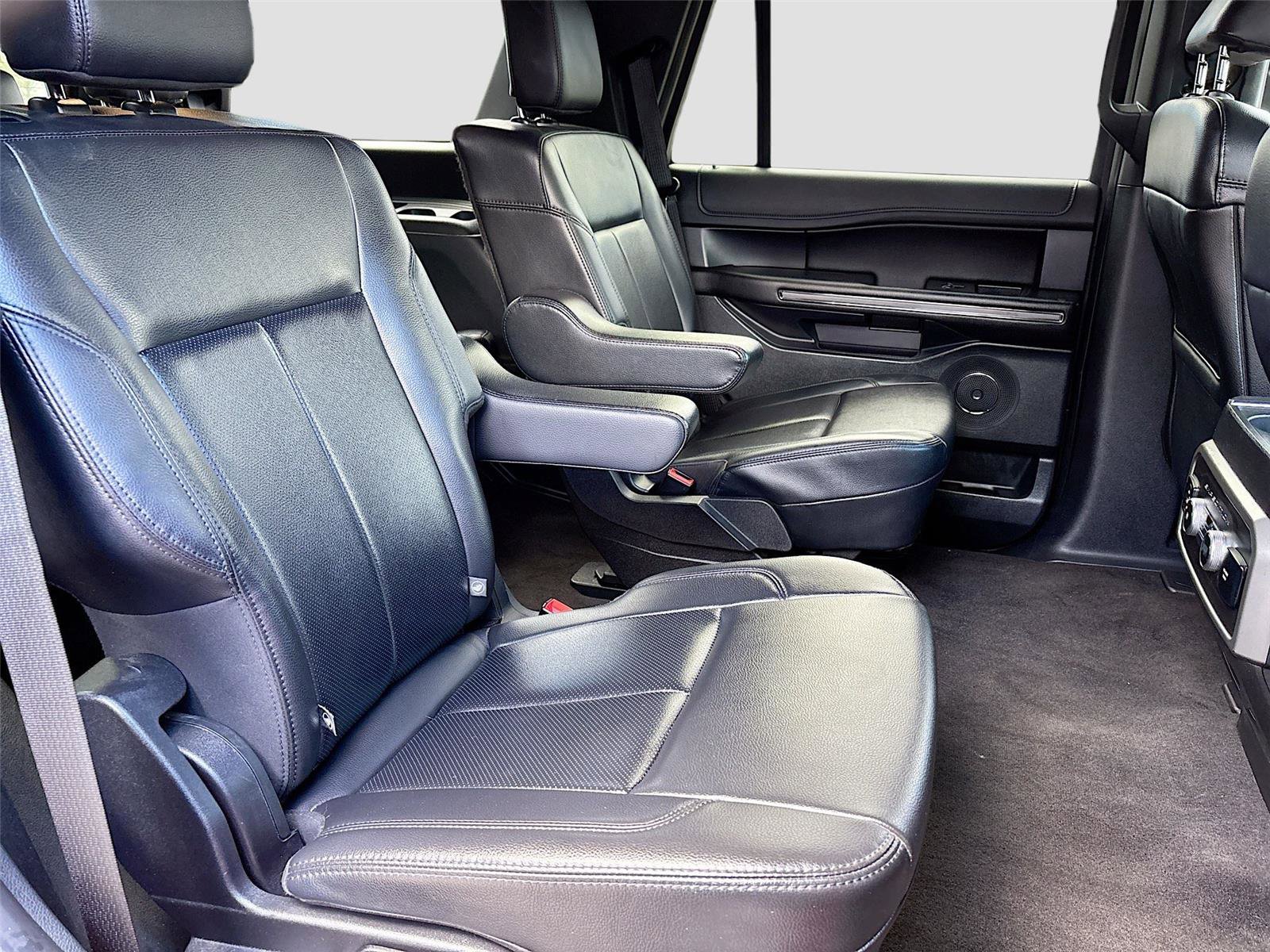 Used 2021 Ford Expedition XLT image 30
