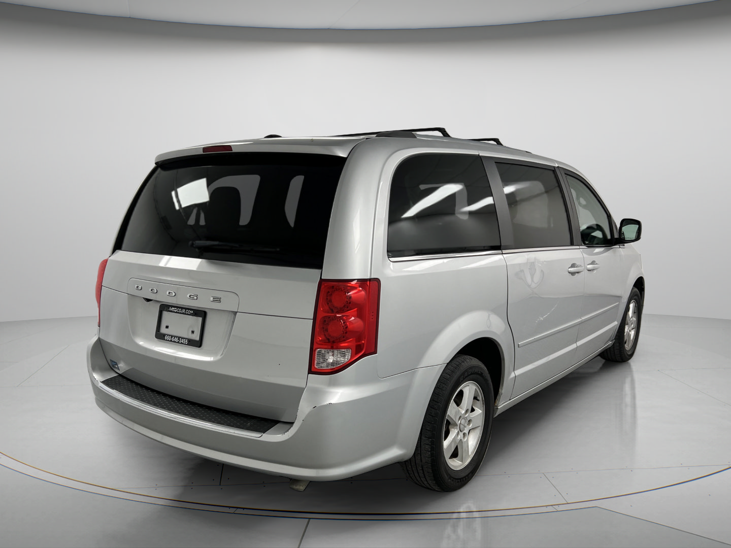 Used 2011 Dodge Grand Caravan Crew w/ Entertainment Group 1 FWD image 7