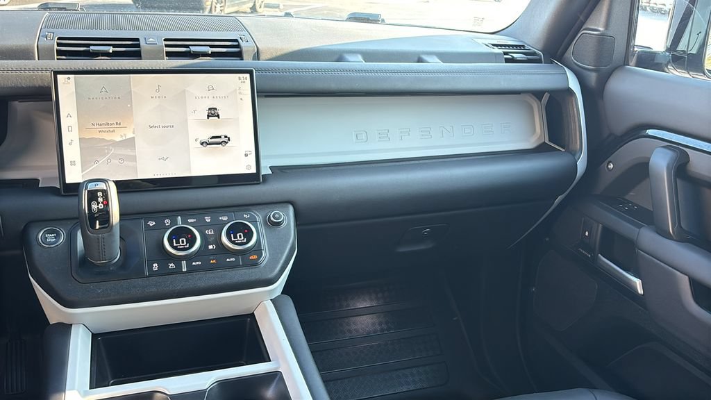 Used 2025 Land Rover Defender 110 S AWD/4WD image 8