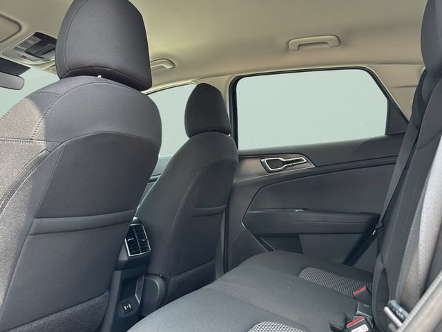 New 2026 Kia Sportage LX w/ LX Convenience Package FWD image 16