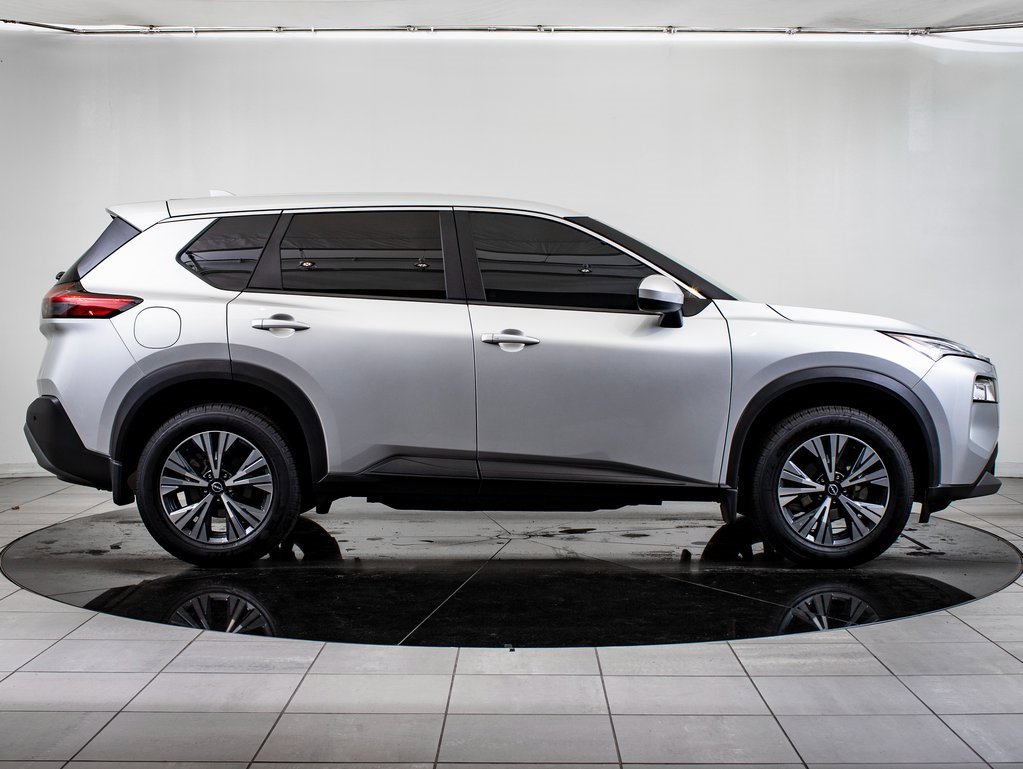 Used 2023 Nissan Rogue SV image 6