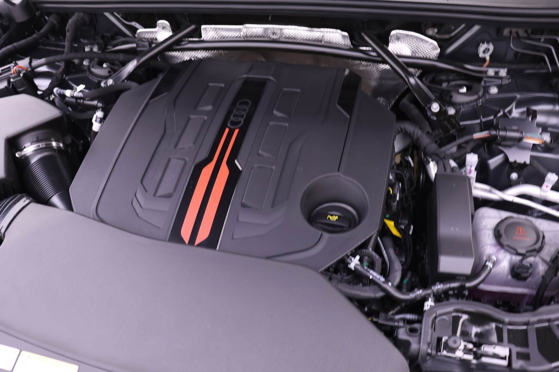 New 2025 Audi SQ5 Premium Plus image 16