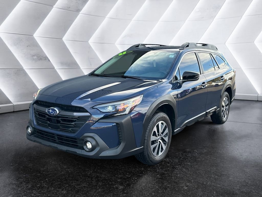 Used 2025 Subaru Outback Premium image 3