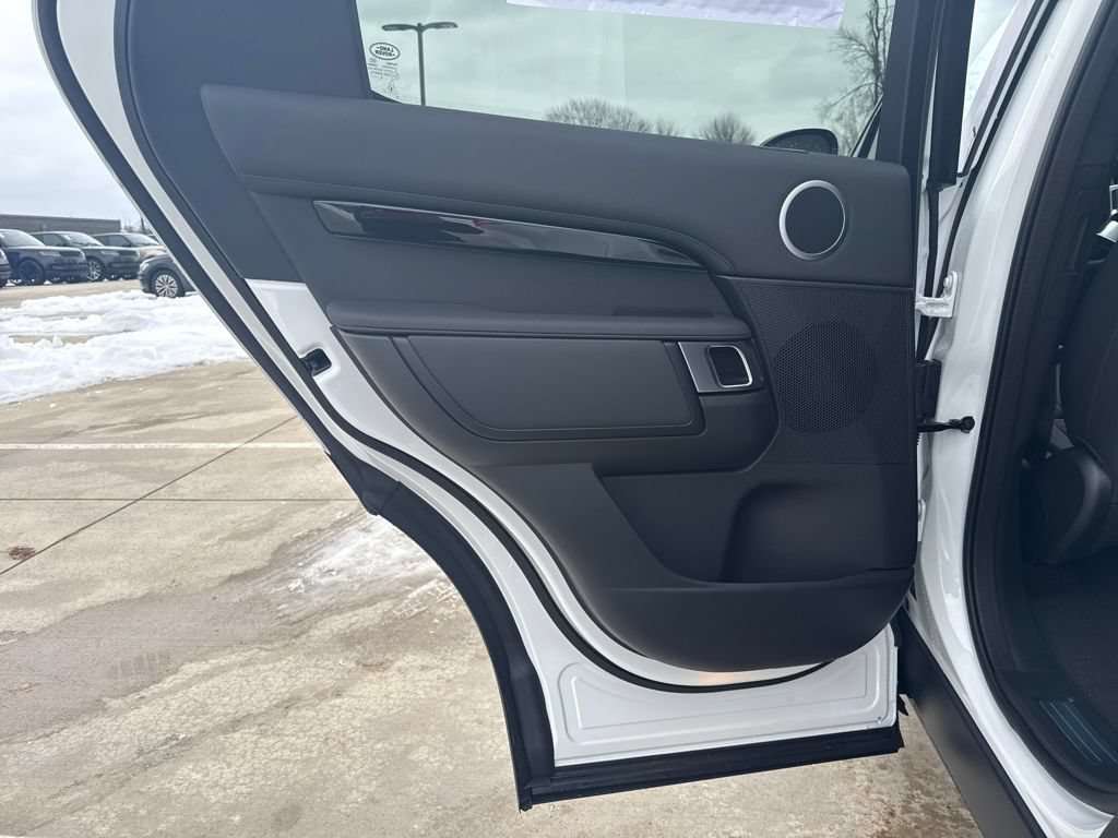 New 2026 Land Rover Discovery S AWD/4WD image 13