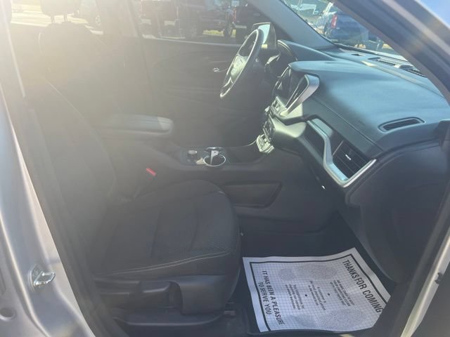 Used 2022 GMC Terrain SLE w/ Driver Convenience Package FWD image 11