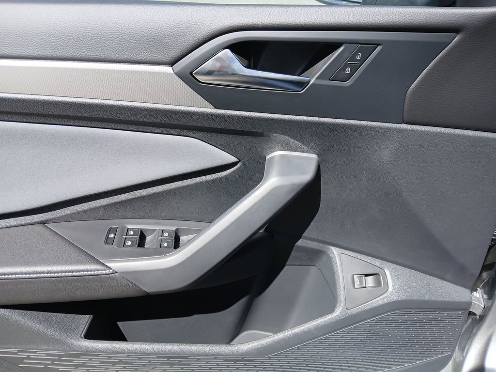 New 2026 Volkswagen Jetta SE FWD image 11