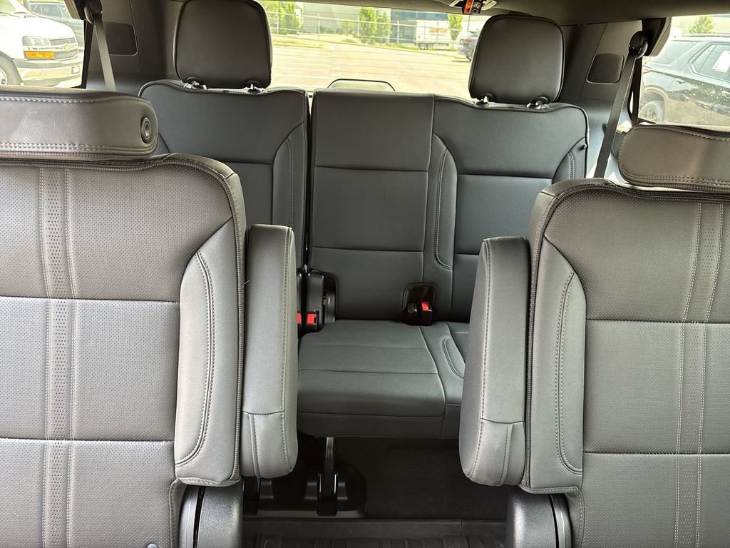 Certified 2025 Chevrolet Tahoe High Country AWD/4WD image 41