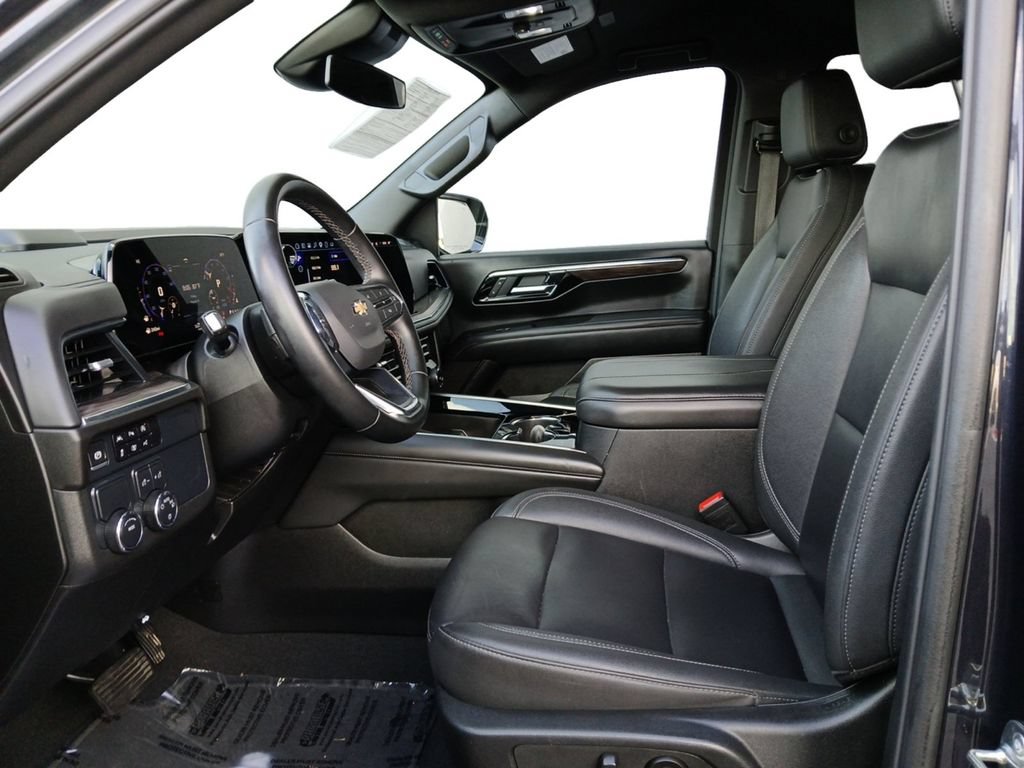 Used 2025 Chevrolet Tahoe LT RWD image 19