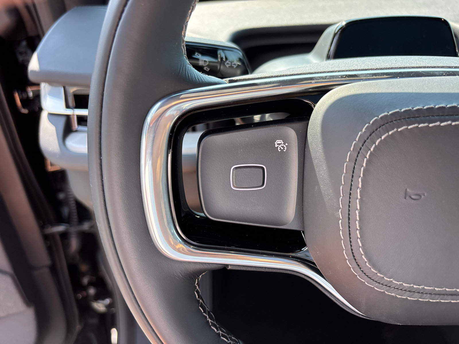 New 2026 Lincoln Navigator Reserve w/ Jet Appearance Package AWD/4WD image 16