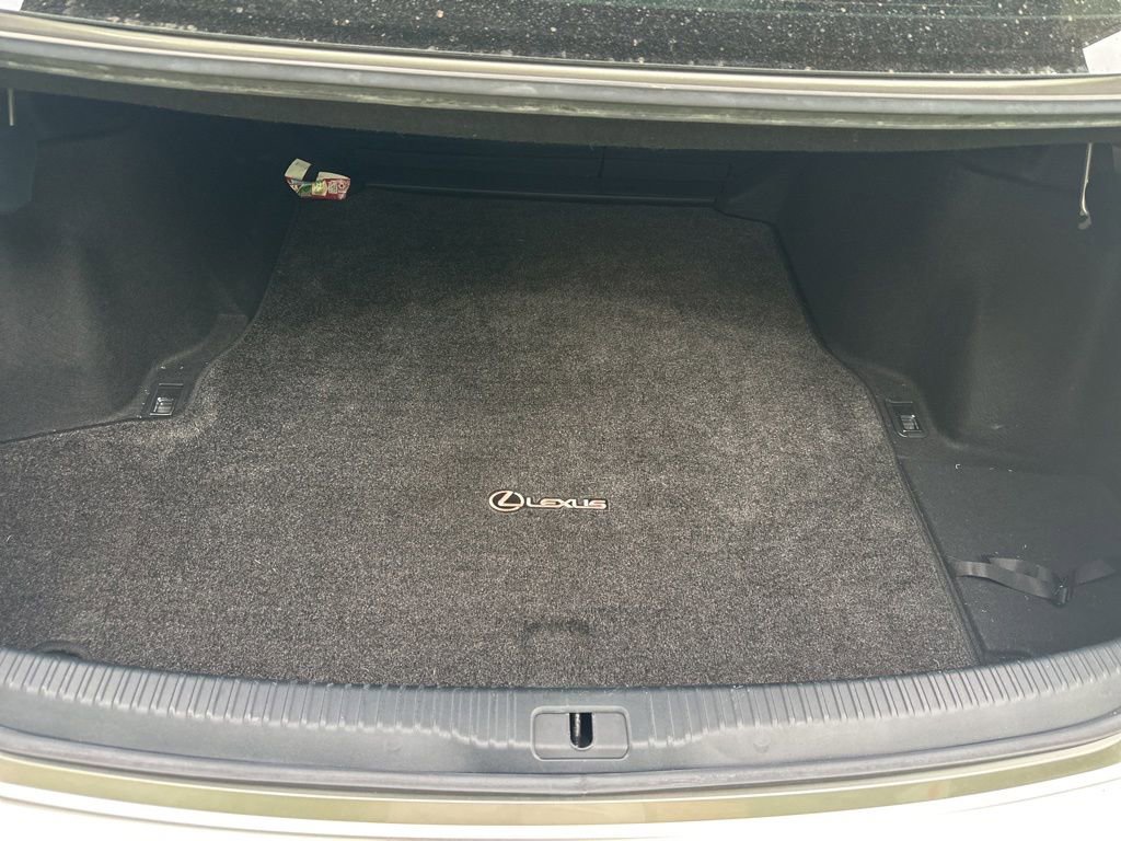 Used 2017 Lexus IS 200t RWD image 8