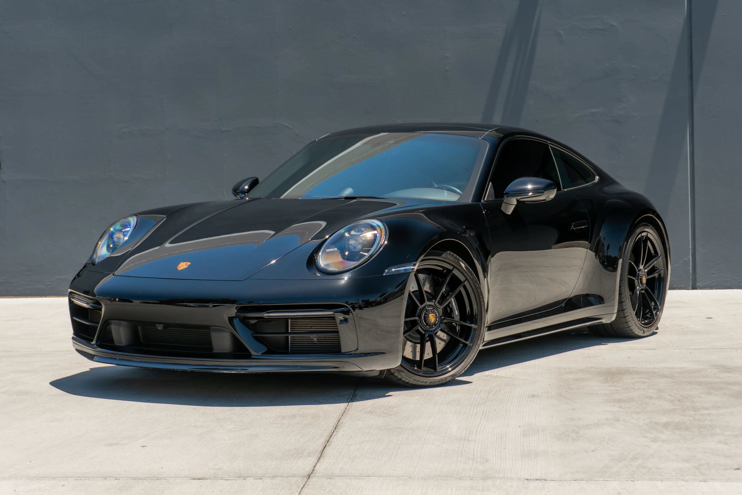 Used 2024 Porsche 911 Carrera S RWD image 3