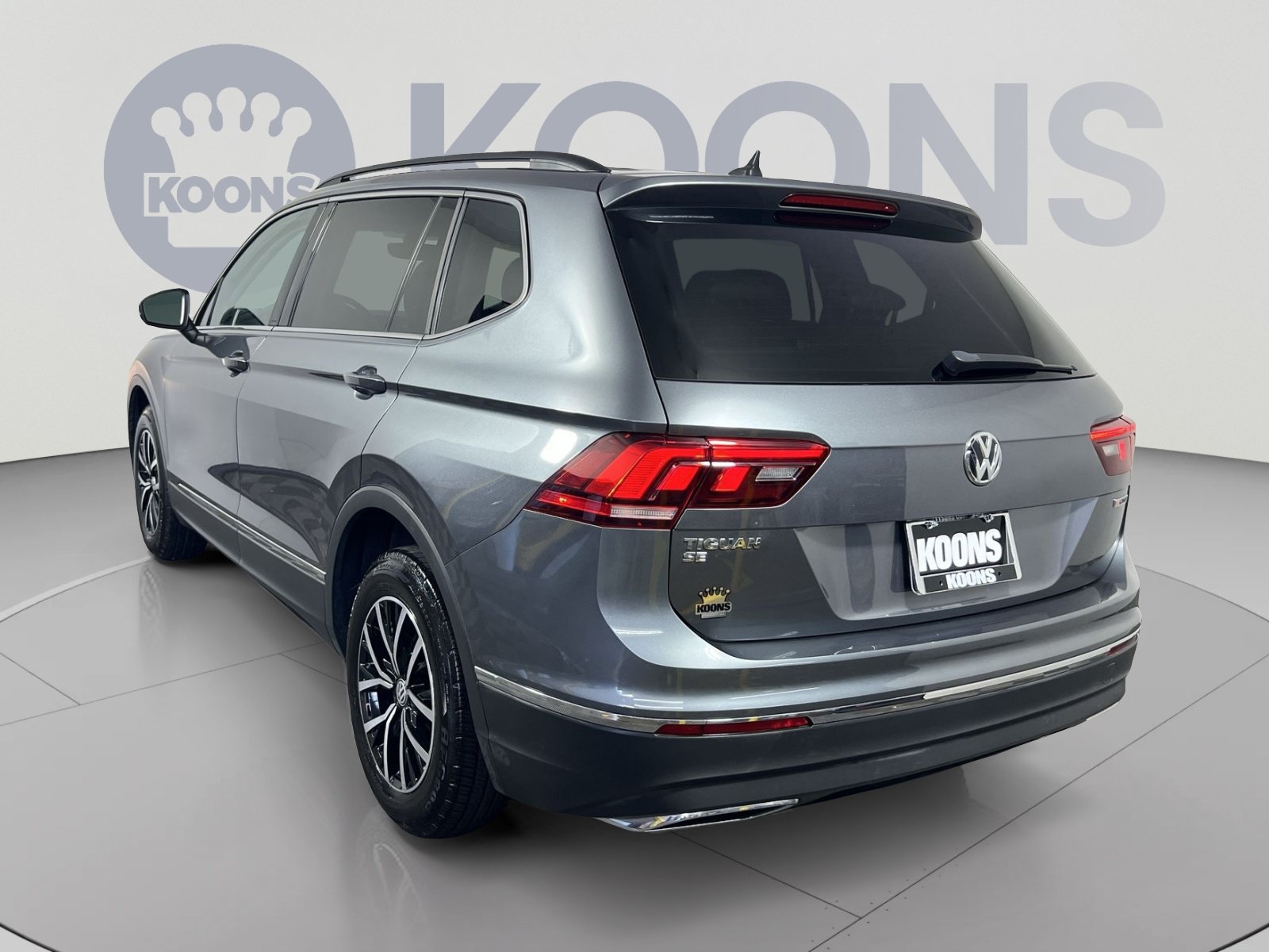 Used 2021 Volkswagen Tiguan SE w/ Panoramic Sunroof Package AWD/4WD image 4