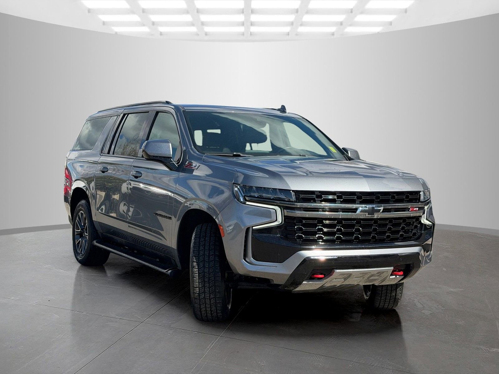 Used 2022 Chevrolet Suburban Z71 AWD/4WD image 3