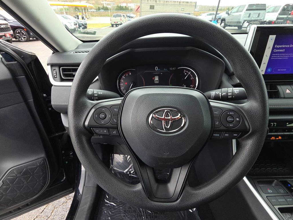 Used 2025 Toyota RAV4 XLE FWD image 17