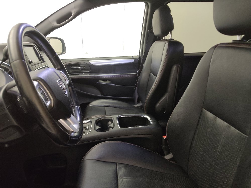 Used 2016 Dodge Grand Caravan R/T FWD image 17