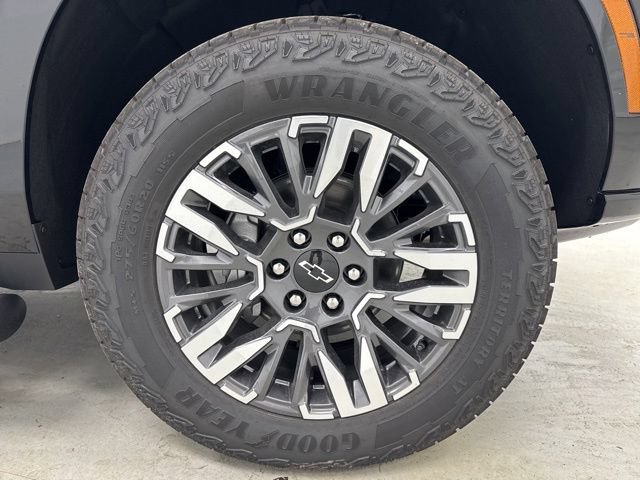 New 2026 Chevrolet Suburban Z71 w/ Z71 Off-Road Package AWD/4WD image 38