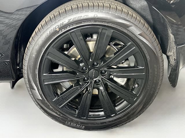 New 2026 Land Rover Range Rover Long Wheelbase SE AWD/4WD image 26