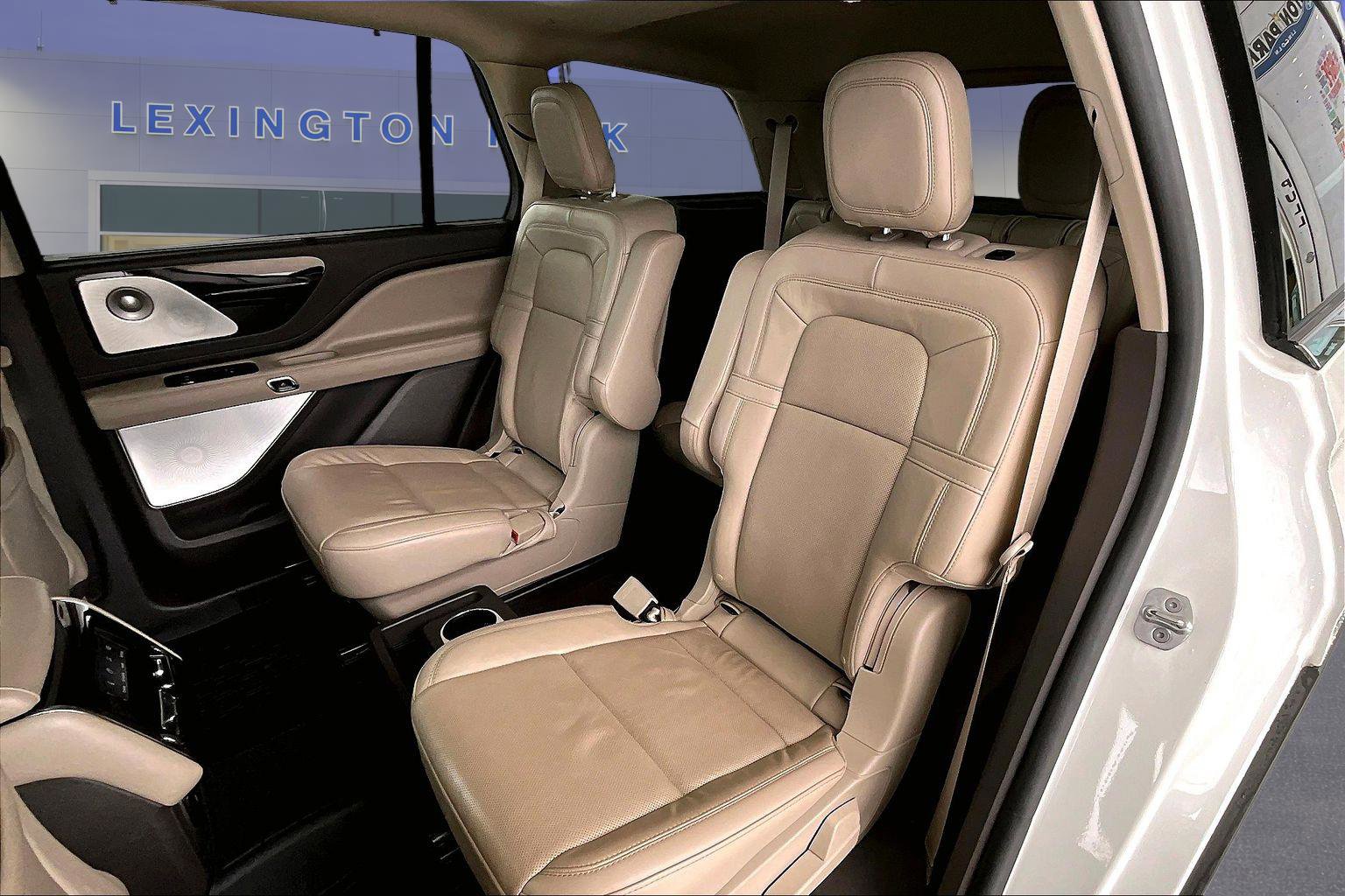 Used 2021 Lincoln Aviator Reserve w/ Equipment Group 201A image 23