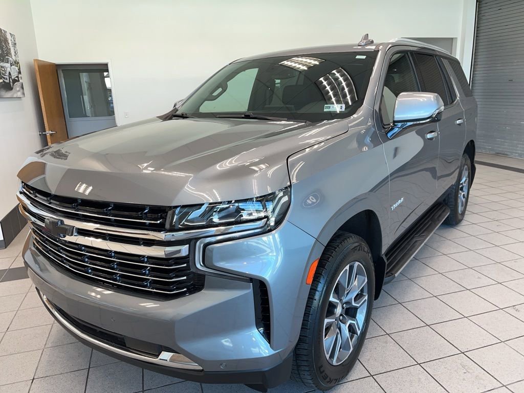 Used 2022 Chevrolet Tahoe LT w/ Luxury Package AWD/4WD image 4