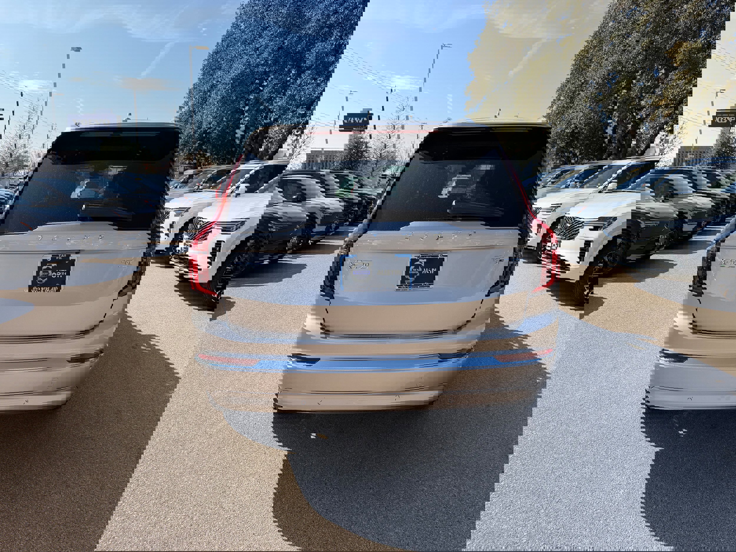 New 2026 Volvo XC90 T8 Plus w/ Protection Package Premier image 5