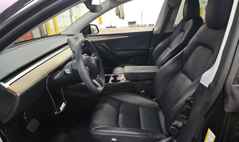 Used 2023 Tesla Model Y Long Range AWD/4WD image 3