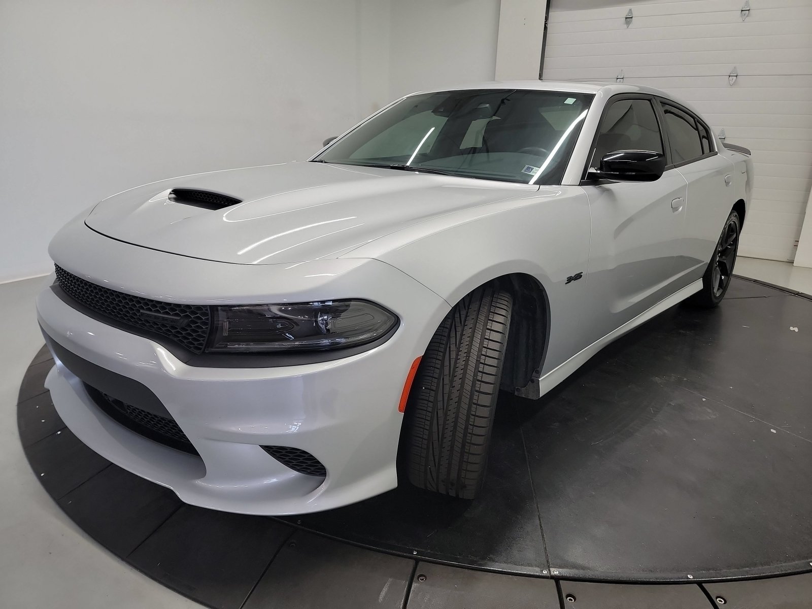 Used 2023 Dodge Charger R/T w/ Blacktop Package RWD image 3
