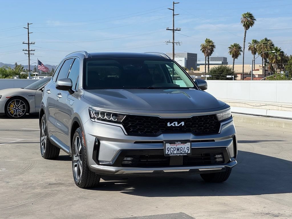 Used 2023 Kia Sorento EX w/ Panoramic Sunroof Package AWD/4WD image 2